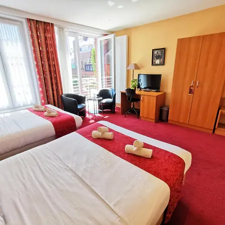 Cardiff 3*