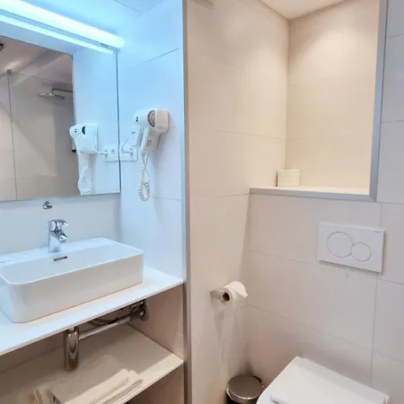 Hotel Cardiff 3*