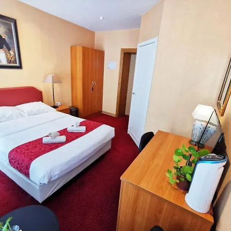Cardiff Hotel 3*